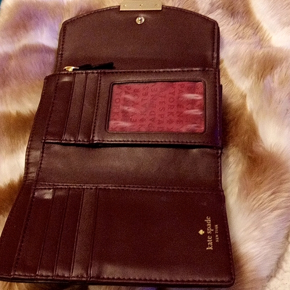 KATE SPADE♠️NEW YORK Brown Vintage Leather Wallet! Red Kate Spade  Fabric Inside - Picture 5 of 13
